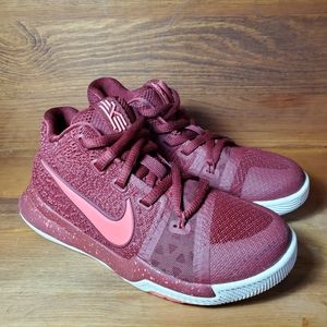 Nike Kyrie 3 Basketball Sneakers  Sz 11C